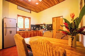 Fridge, oven, stovetop, coffee/tea maker