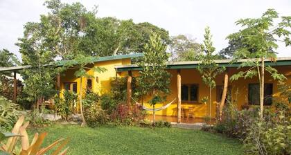 New Romantic Suite with views - 2 minutes from the beach!