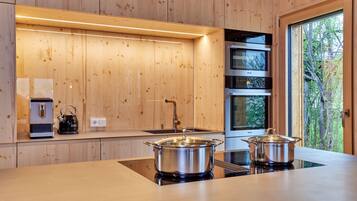 Kühlschrank, Ofen, Herdplatte, Geschirrspüler