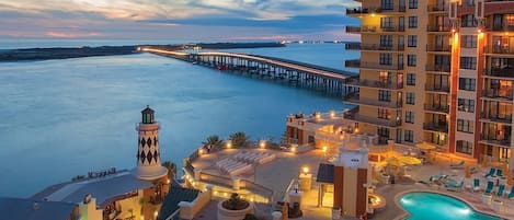 Indoor pool, outdoor pool
