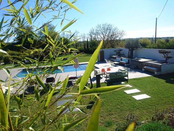 Piscine extérieure, piscine chauffée