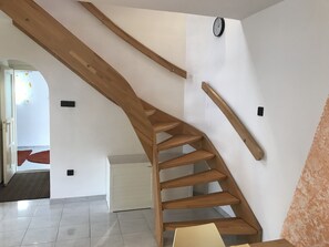 Interior - 3 bedroom private vacation home in balatonmã¡riafã¼rdo (Balatonmáriafürdo)