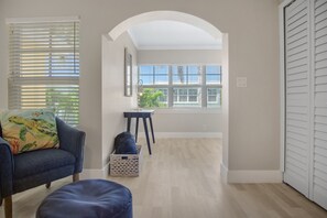 Interior - Upscale 3BR Condo w/Pool and Fabulous Location! (Indian Shores)