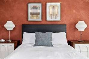 3 bedrooms, desk, iron/ironing board, travel cot