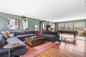 Smart TV, offices - Juniper Presents: Stylish Home, Hot Tub, Grill, Fire Pit & Billiards (Douglas)