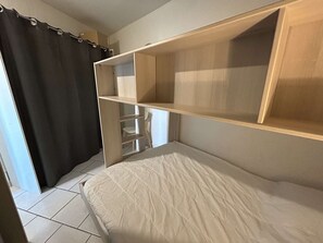 2 soveværelser, sengetøj