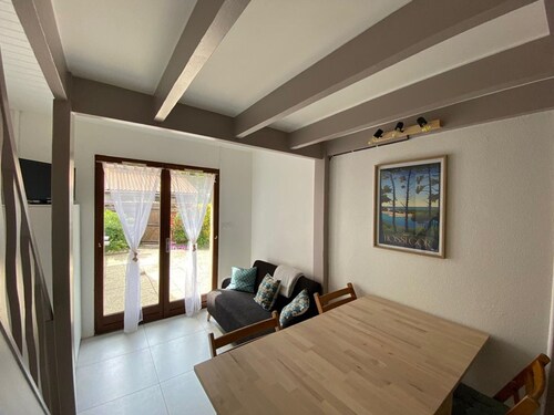 Renovated Patio Villa with Large Terrace, BBQ, and Parking