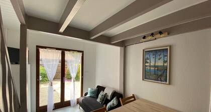 Renovated Patio Villa with Large Terrace, BBQ, and Parking