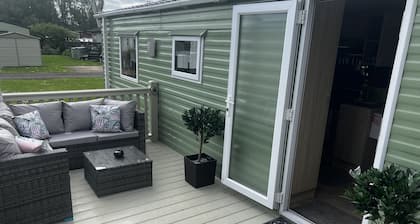 Relaxing and Quiet Holiday Cabin, Sleeps 4