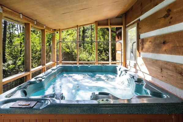 Indoor spa tub