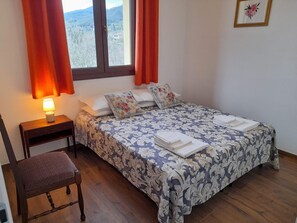 4 Schlafzimmer, Schreibtisch, Bügeleisen/Bügelbrett, kostenloses WLAN