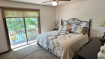 3 habitaciones, escritorio, wifi gratis y ropa de cama