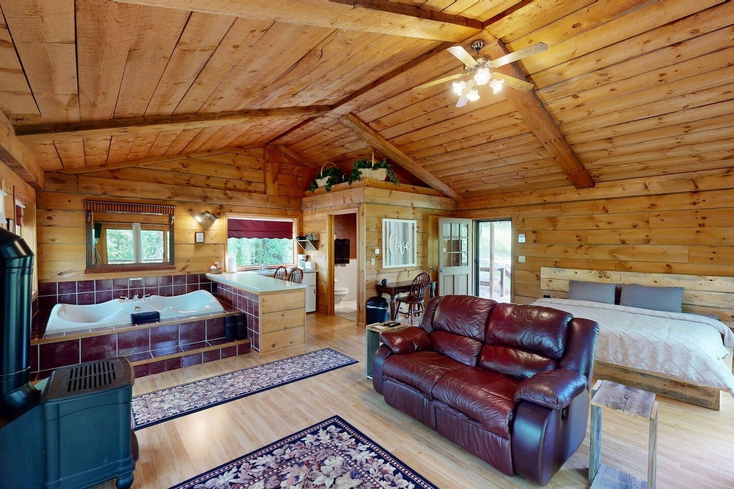 1 bedroom, desk, free WiFi, bed sheets