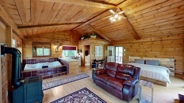 1 bedroom, desk, free WiFi, bed sheets