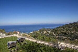 Property grounds - Luxury Villas in Lefkada with Private Swimming Pool (Lefkada)