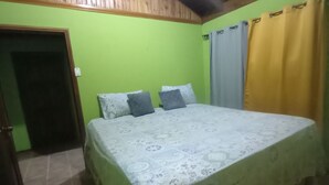 Room - Deano's Cottages (Black River)