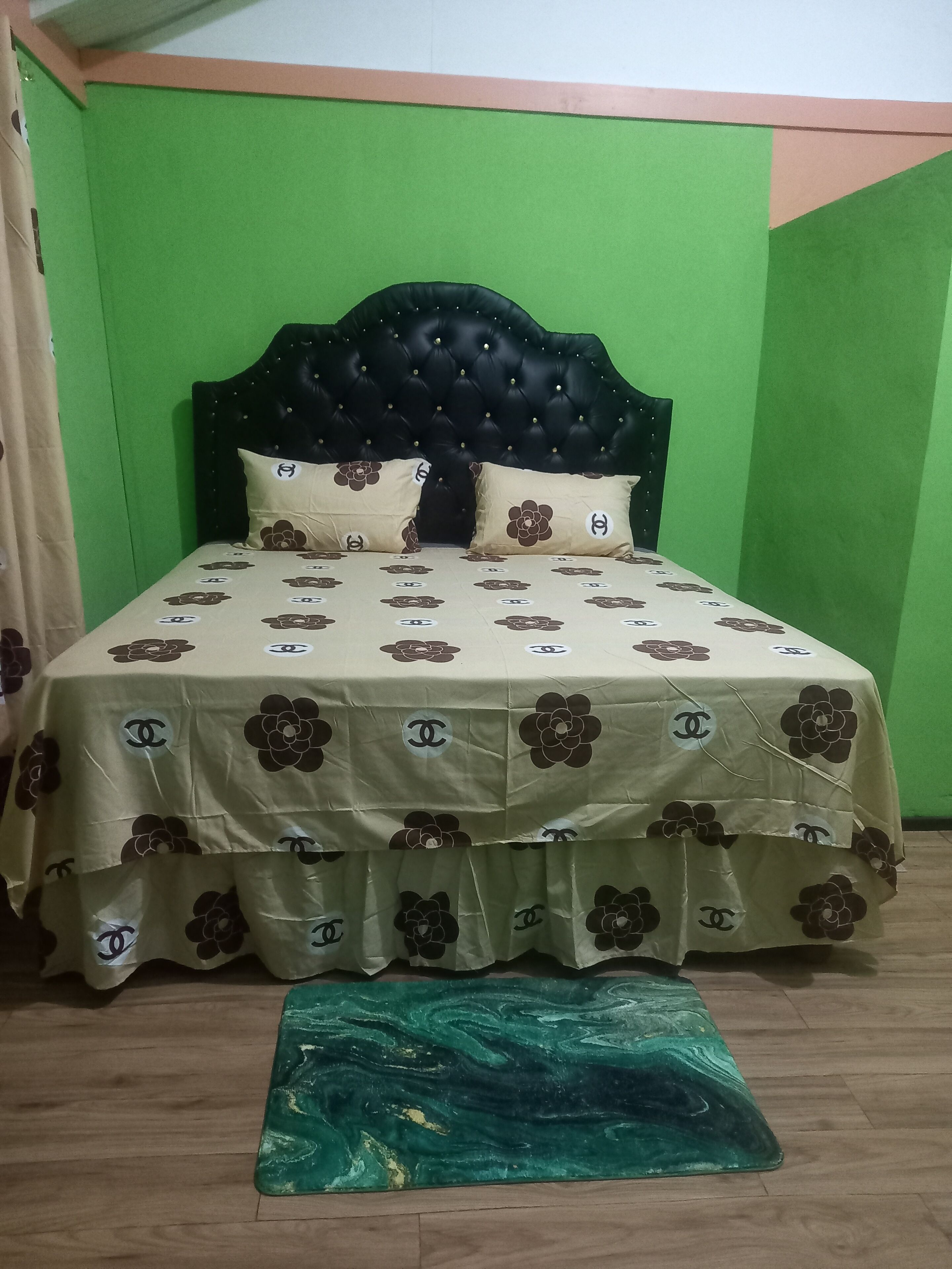 Basic Room | Pillow-top beds, free WiFi, bed sheets
