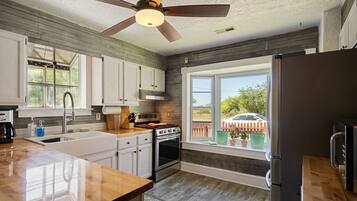 Réfrigérateur, micro-ondes, four, lave-vaisselle