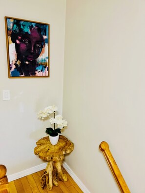 Interior - Dew Drop Inn ~ 2 Bed 2 Bath Townhouse with Parking and Outdoor Seating! (Mount Vernon)