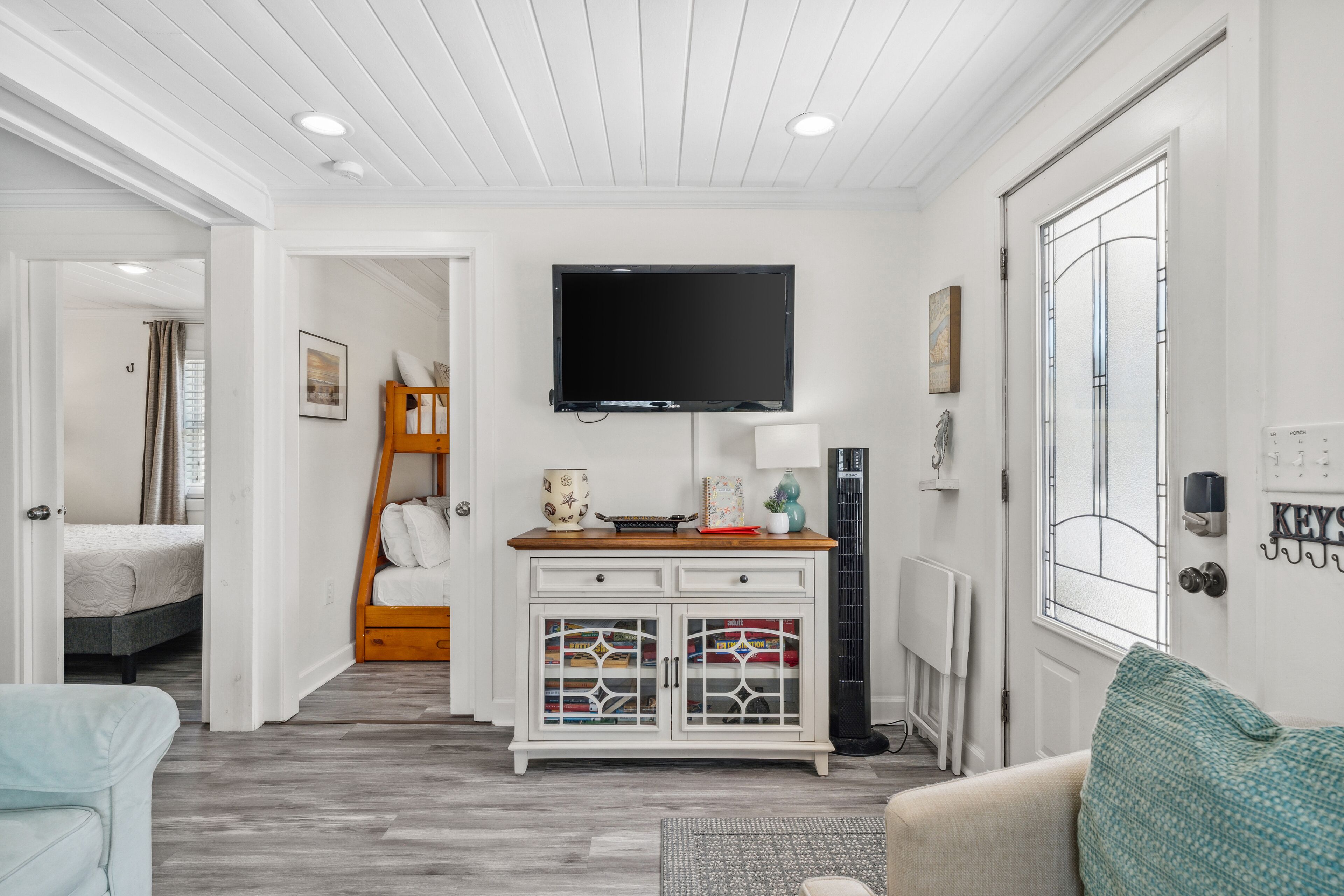 3 عدّة غرف نوم ومكواة/لوح كي وواي فاي مجانًا وملاءات أسرّة