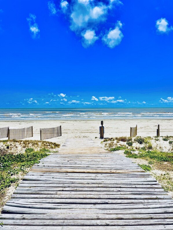 靠近海滩、沙滩毛巾