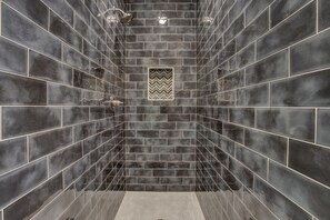 Combined shower/bathtub, hair dryer, towels, soap - Beachside Beauty with Private Pool (Galveston)