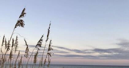 Adorable private studio-style guesthouse! 15 min from beaches!