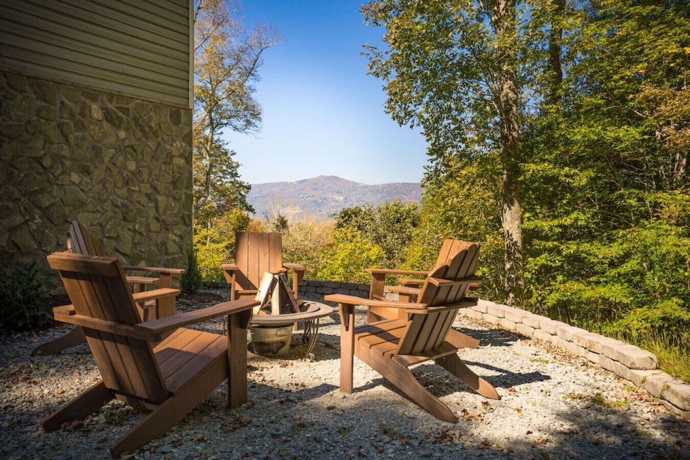 Wow! Beautiful Mountain Retreat with Big Views!