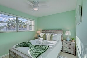 4 bedrooms, desk, iron/ironing board, travel crib