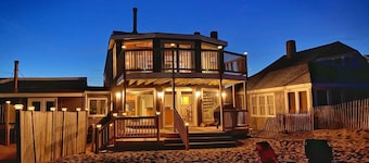 Plum Royale: Plum Is. beachfront w/stunning views