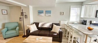 Plum Royale Jr: Cozy Plum Is. home w/beach access