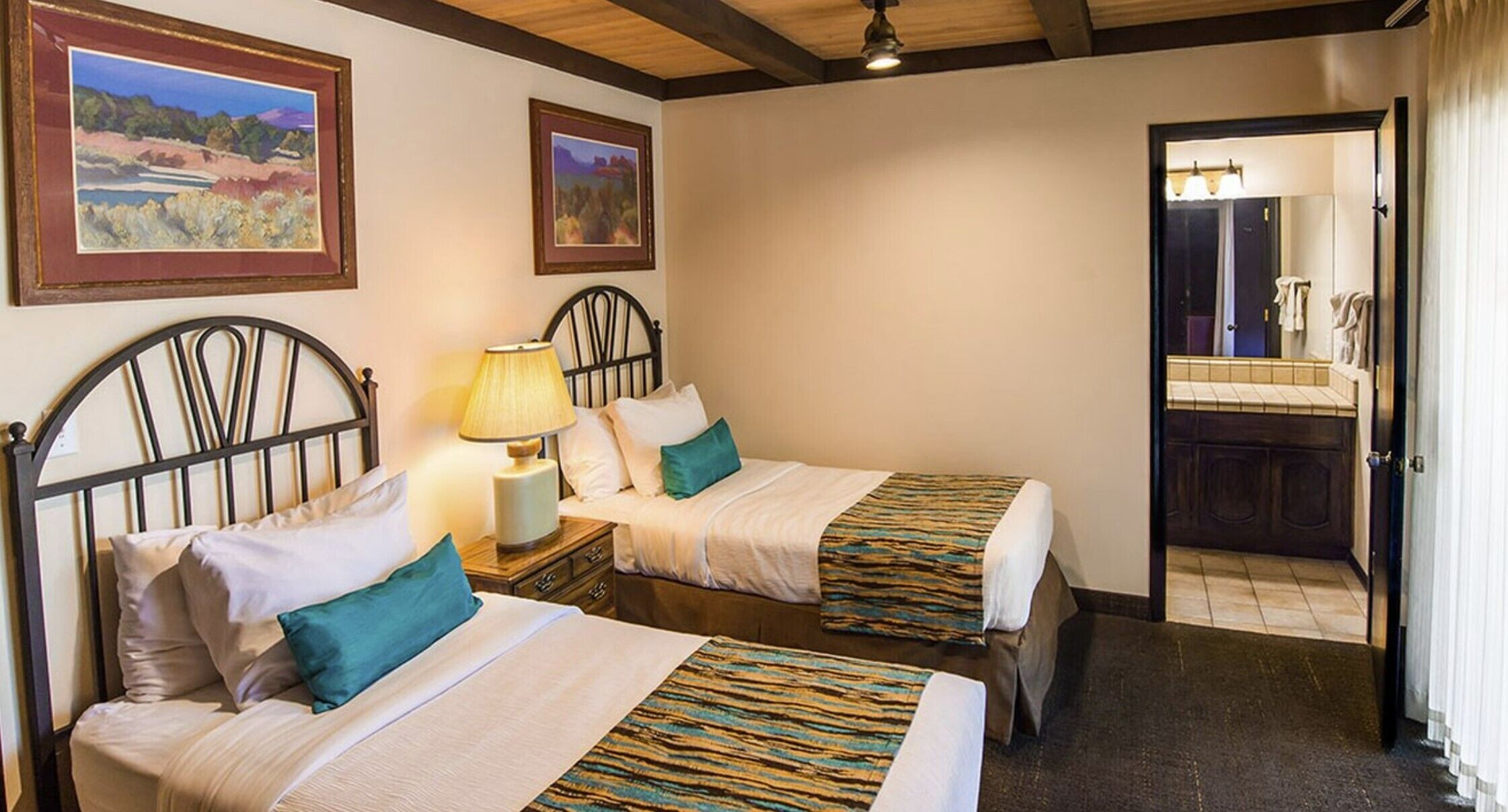 Sedona Resort - 2 min Walk to town, easy access to great hiking