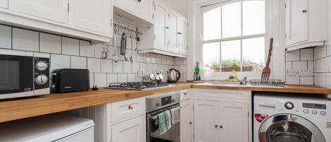 Apartment (2 Bedrooms) | Eigene Küche | Mikrowelle, Ofen
