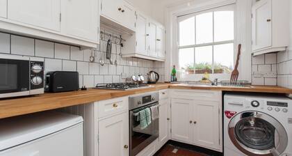 Large Shoreditch 2/dbl bed Loft apt