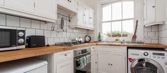 Large Shoreditch 2/dbl bed Loft apt