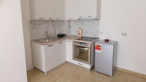 Apartment | Private kitchen - Albania Dream Holidays Accommodation (Sarandë)