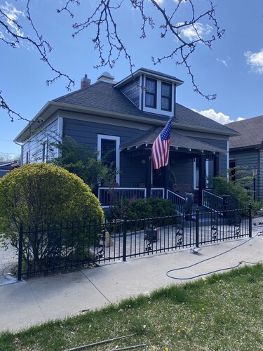 1890 Graystone Cottage behind Historic Home short walk to Downtown & Whiskey Row
