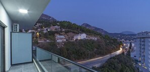 Deluxe Double Room | Living area - Hotel Guinness (Sutomore)