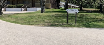 Tri Terrace Motel