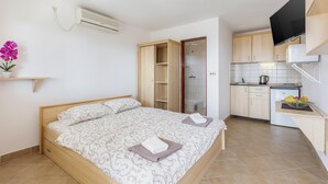 Unclassified image, 3 of 53, button - Crystal Sky Apartments (Kotor)
