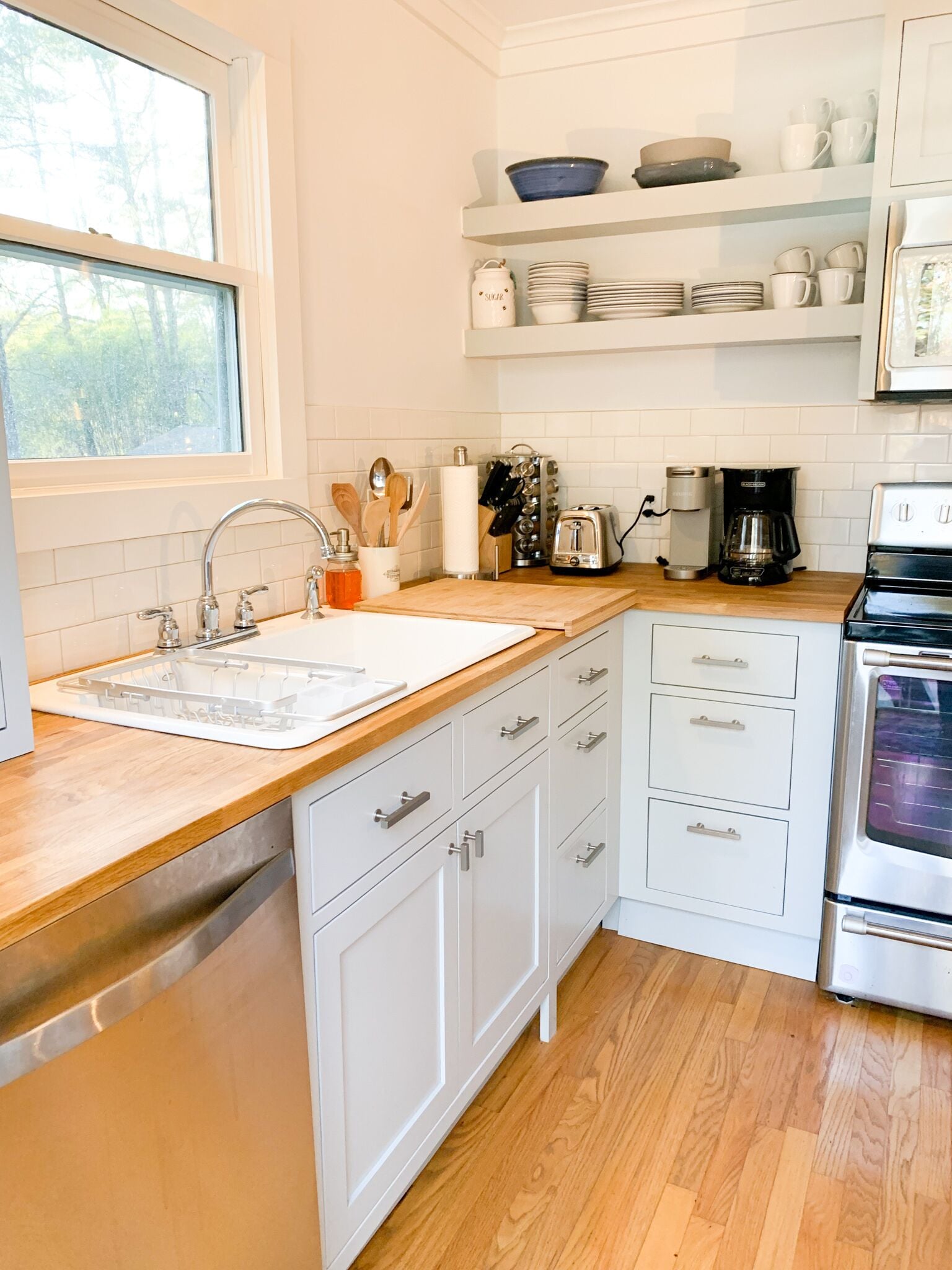 Frigorífic, microones, forn i placa de cuina 