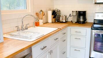 Frigorífic, microones, forn i placa de cuina