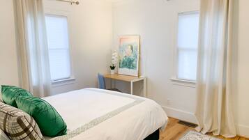 2 bedrooms, desk, iron/ironing board, free WiFi
