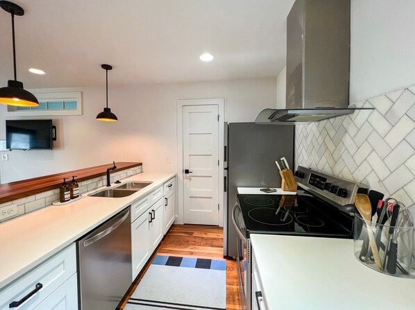 Refrigerador, microondas, horno, placa de cocina