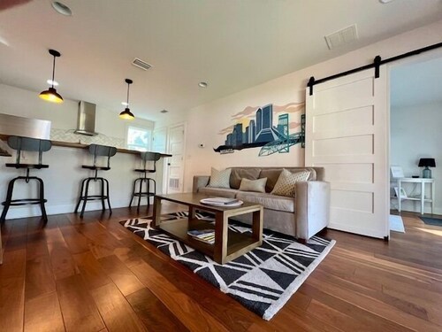 Charming Carriage House with Private Balcony