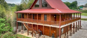 Downtown Lodge Blue Ridge, sleeps 14,walk to strip