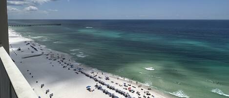 Am Strand, Liegestühle, Strandtücher