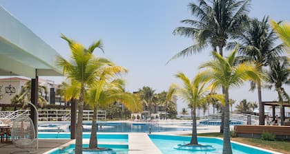 Vive El Sueño: Resort Setting, Beachfront, Private Plunge Pool, 3 +1 Bedrooms