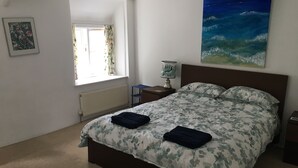 2 quartos, ferros/tábuas de passar roupa, Wi-Fi, roupa de cama