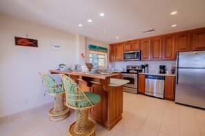 Fridge, microwave, oven, stovetop - 2BR Sunshine Suite|Beachfront GroundFloor @Miramar (San Pedro)